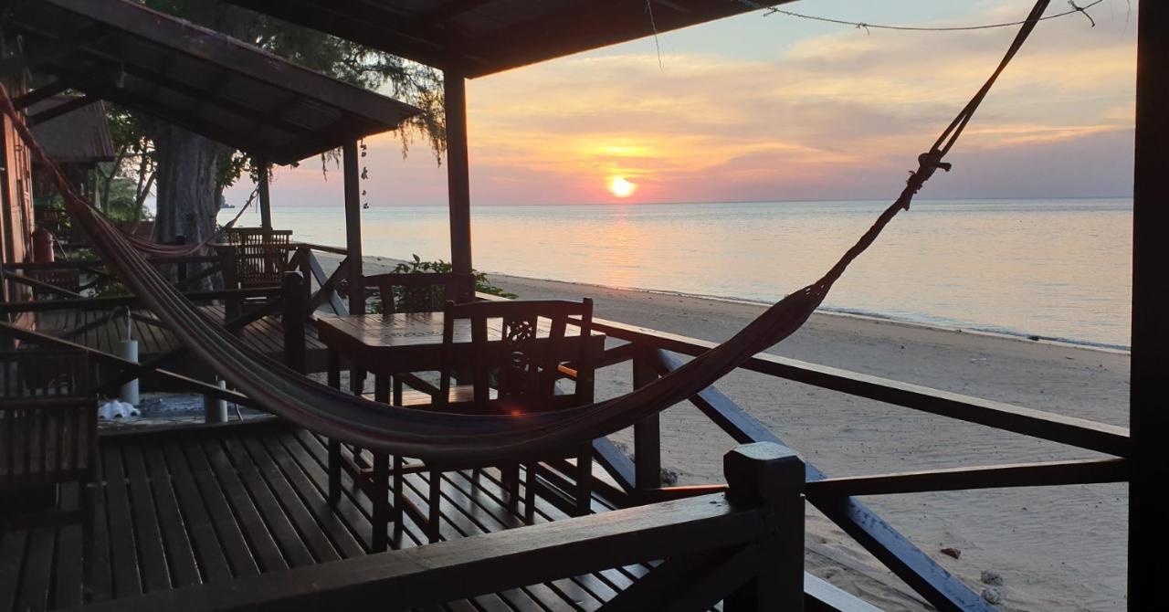 The Station Tioman Hotel Kampong Ayer Batang Exterior photo