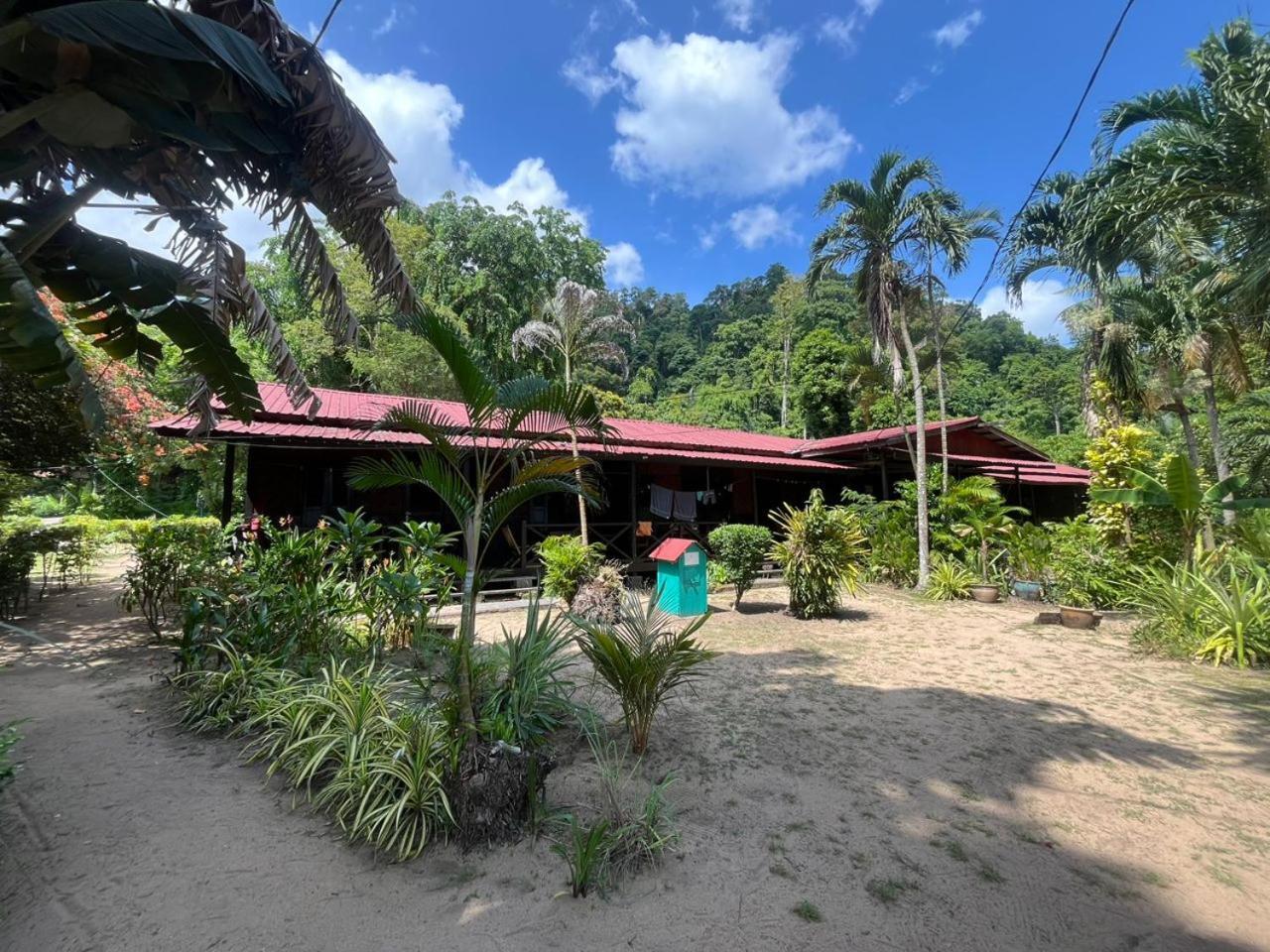 The Station Tioman Hotel Kampong Ayer Batang Exterior photo