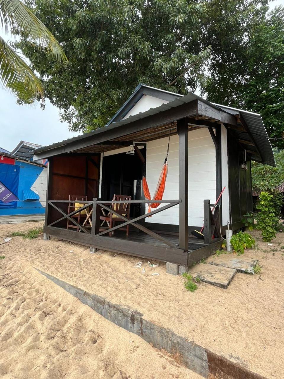 The Station Tioman Hotel Kampong Ayer Batang Exterior photo