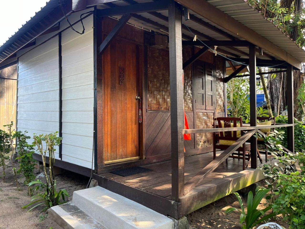 The Station Tioman Hotel Kampong Ayer Batang Exterior photo