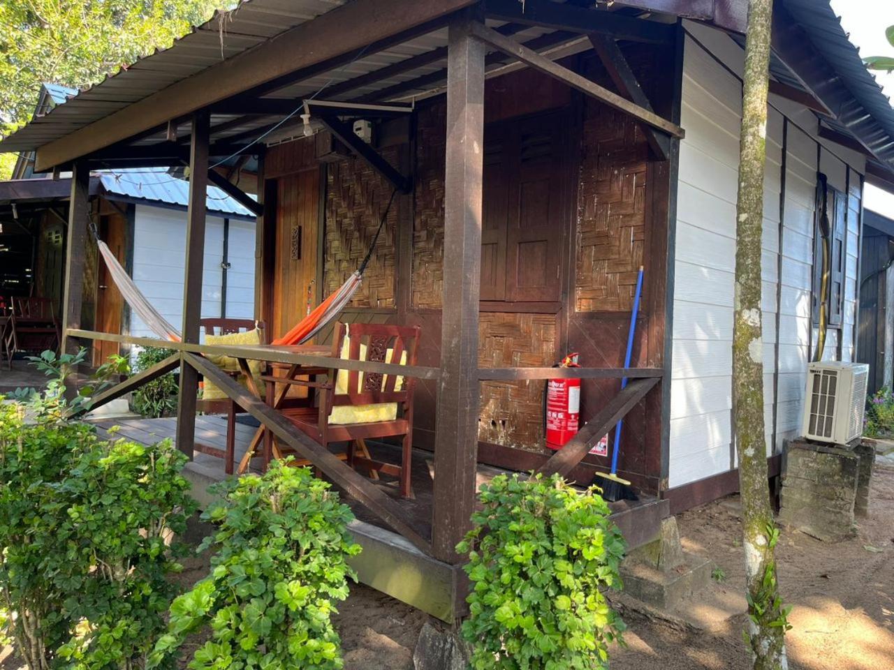 The Station Tioman Hotel Kampong Ayer Batang Exterior photo